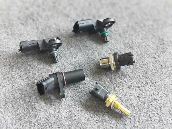 成车用传感器